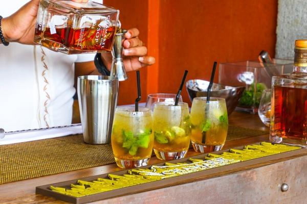 How to Make a Cocktail